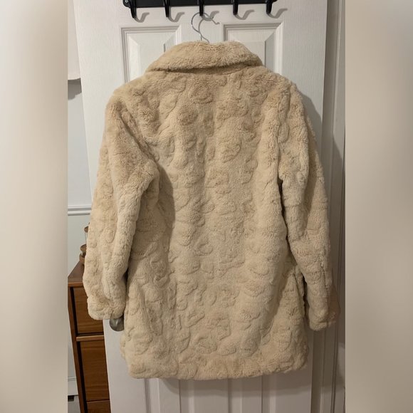 Pink Martini Beige Faux Fur Teddy Coat - Picture 4 of 10